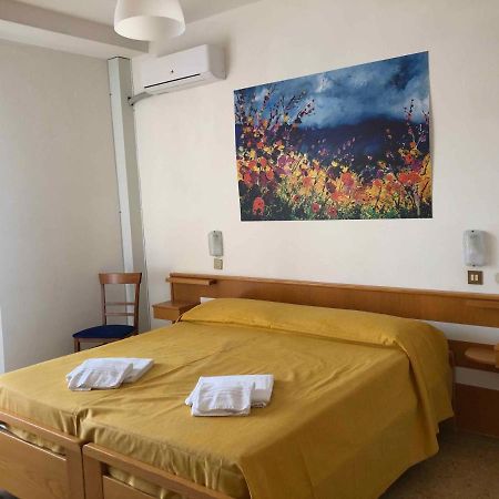 Hotel Adriatico Bibione Buitenkant foto