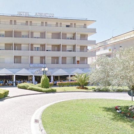 Hotel Adriatico Bibione Buitenkant foto