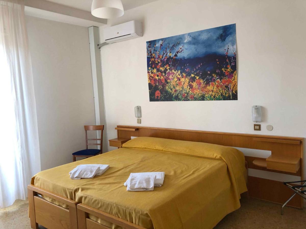 Hotel Adriatico Bibione Buitenkant foto