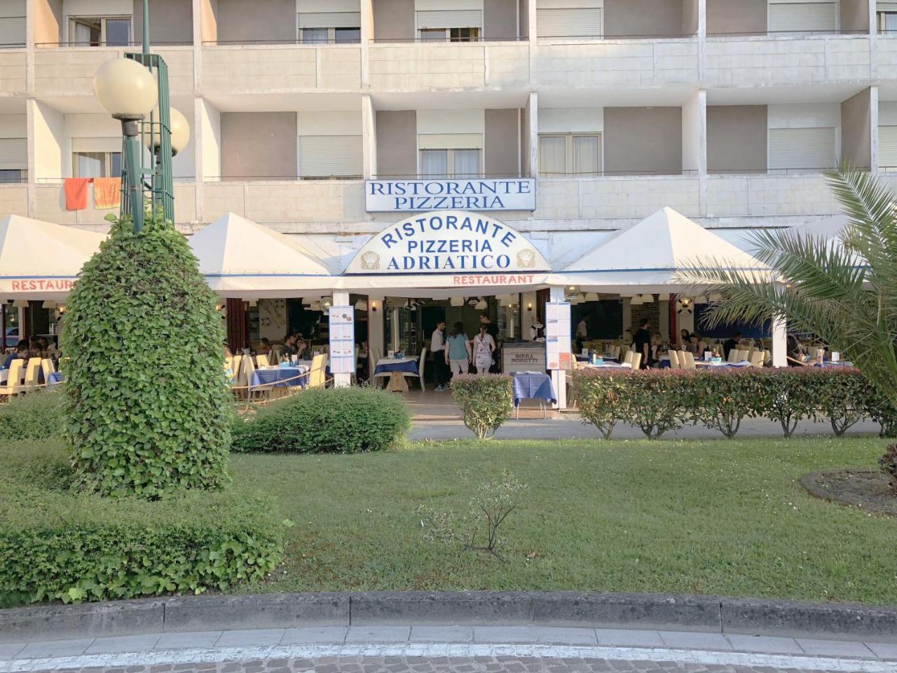 Hotel Adriatico Bibione Buitenkant foto