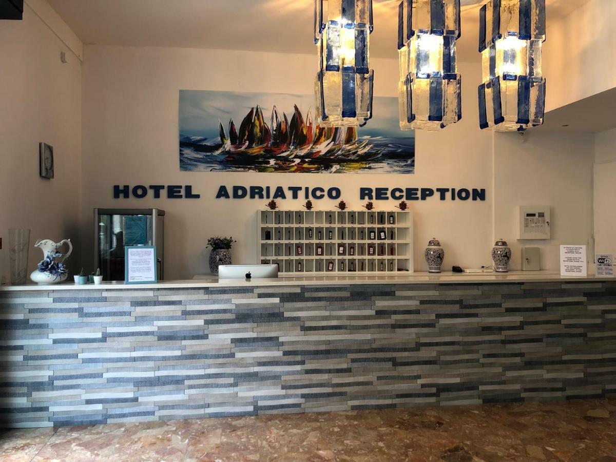 Hotel Adriatico Bibione Buitenkant foto
