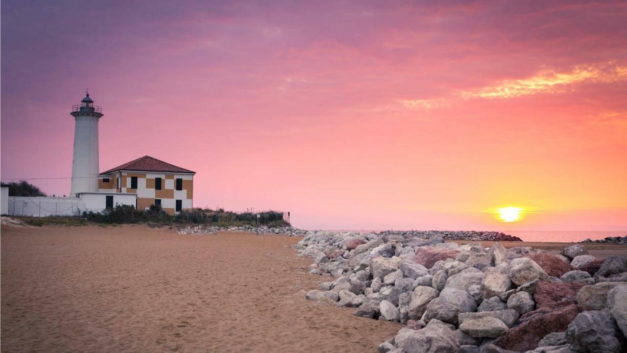 Hotel Adriatico Bibione Buitenkant foto